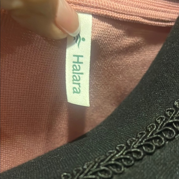 HALARA Pink V-Neck Sweater - Picture 2 of 3